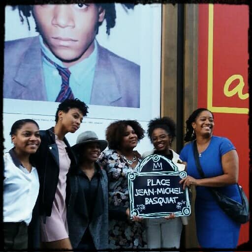 Famille Basquiat avec la plaque